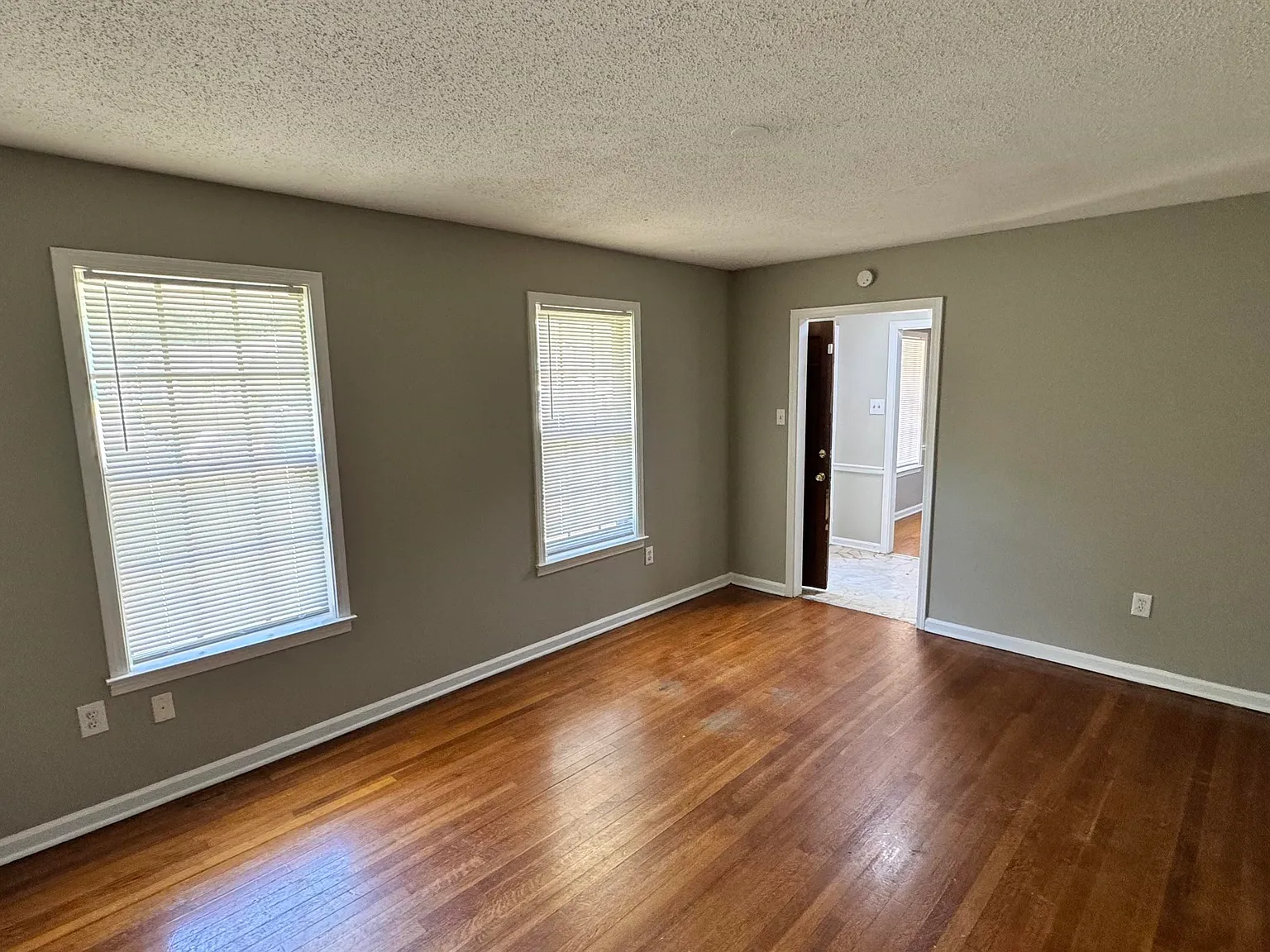3 bed, 2.0 bath, $1,395 — Photo 3