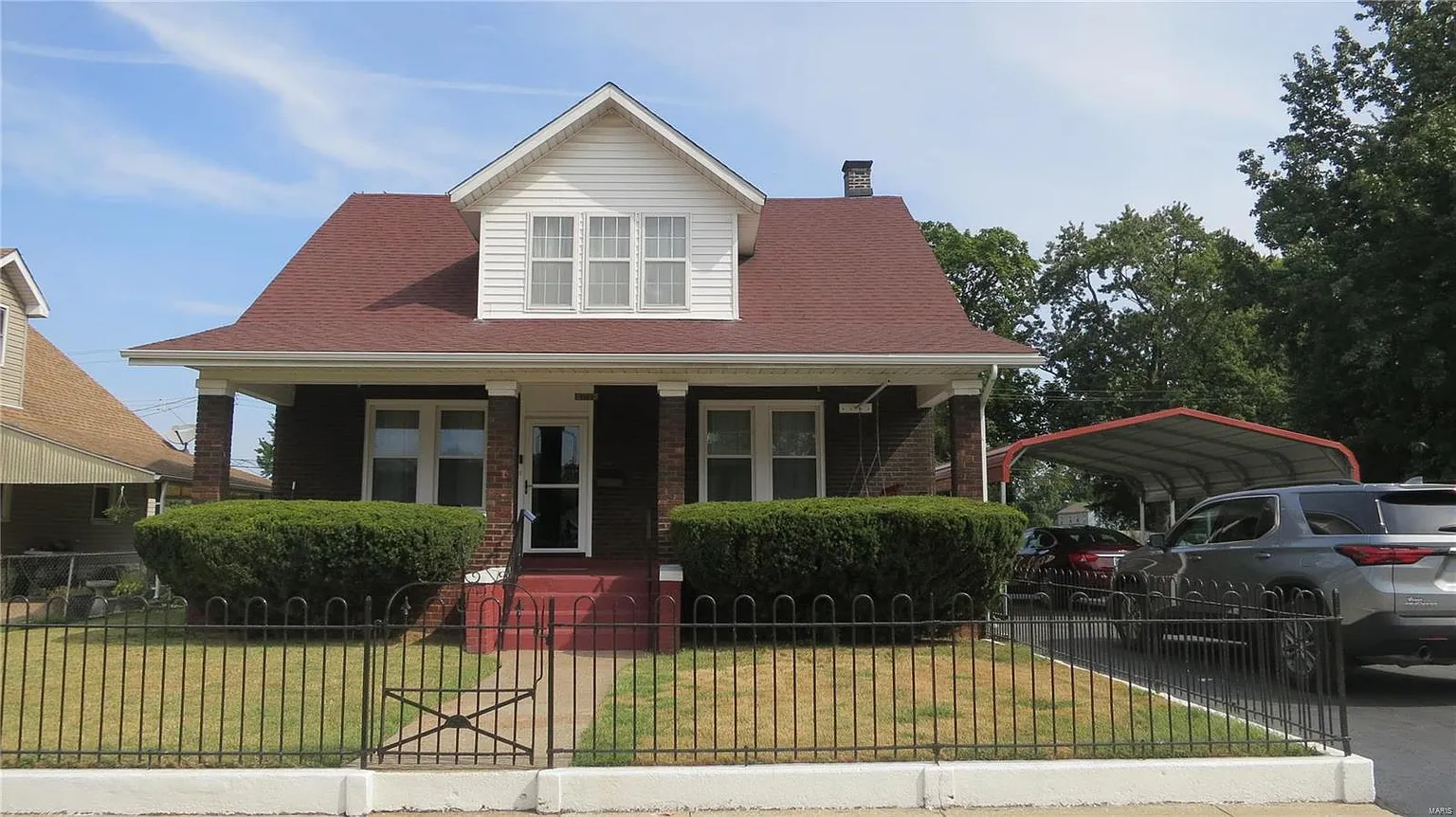1615 4th St photo 1