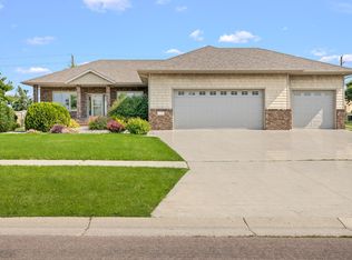 4108 58th St S, Fargo, ND 58104