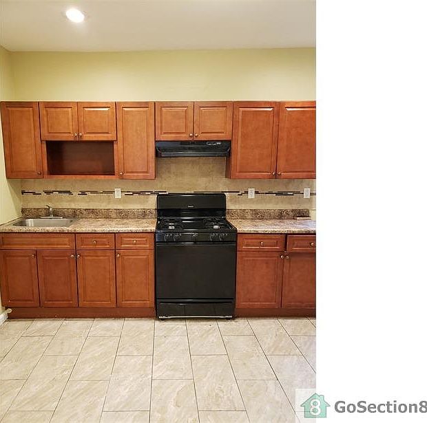 1st image of 218 Bergen St Floor 2