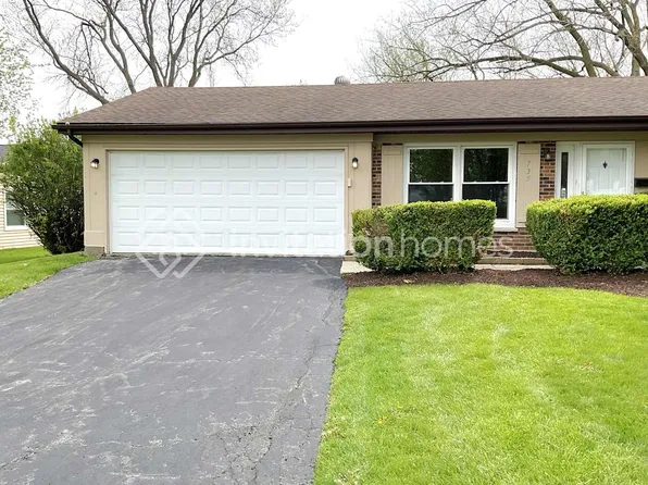 735 Burr Oak Dr, Lake Zurich, IL 60047