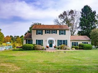 5 Meadow Lark Ct, Flemington, NJ 08822