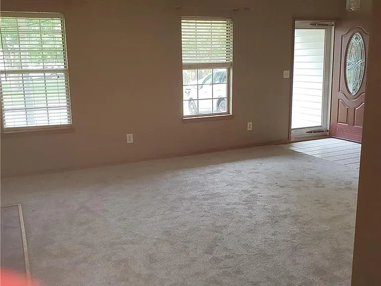 953 Dallas Ct — Photo 8