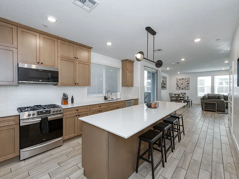 2833 E Teaberry Dr — Photo 6