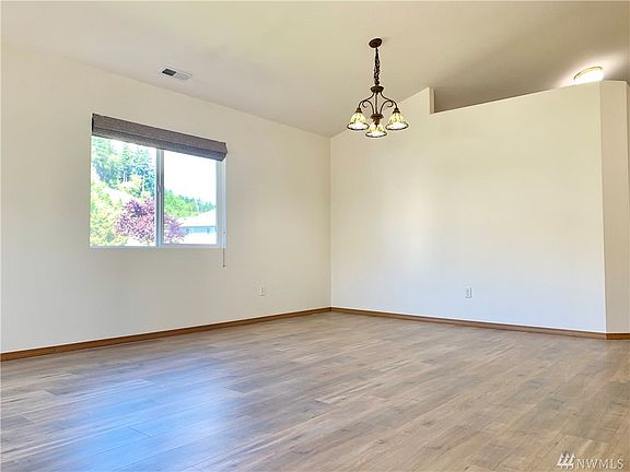 5th image of 6127 69th Avenue Ct W
