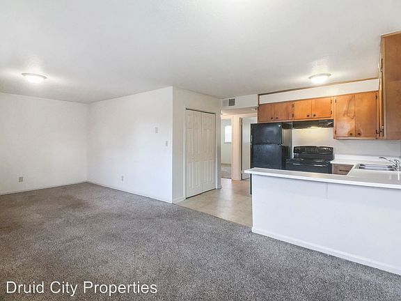 3rd image of 3820 1st Ave APT 256