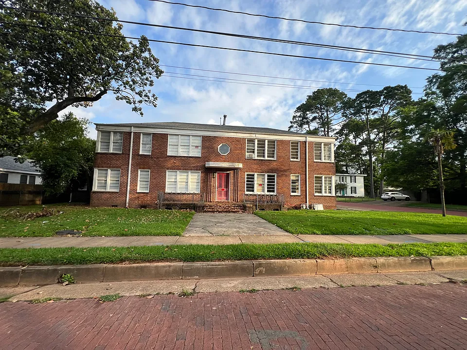 2300 Albert St #2