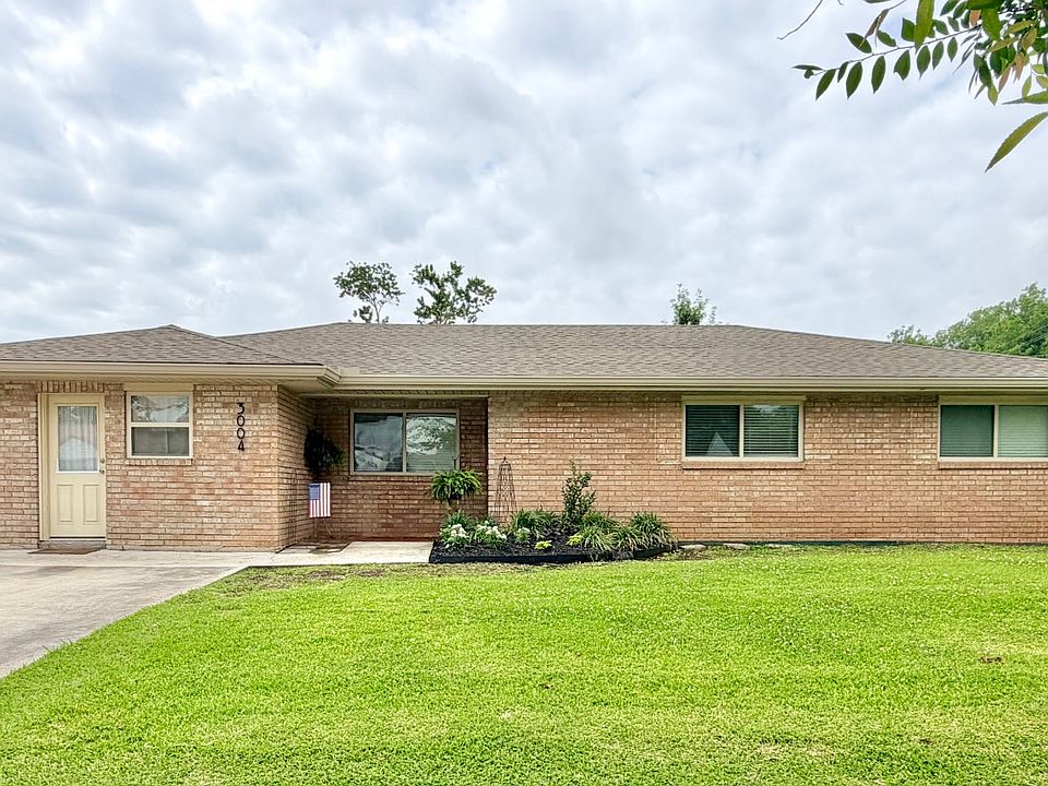 1st image of 3004 Helen Dr