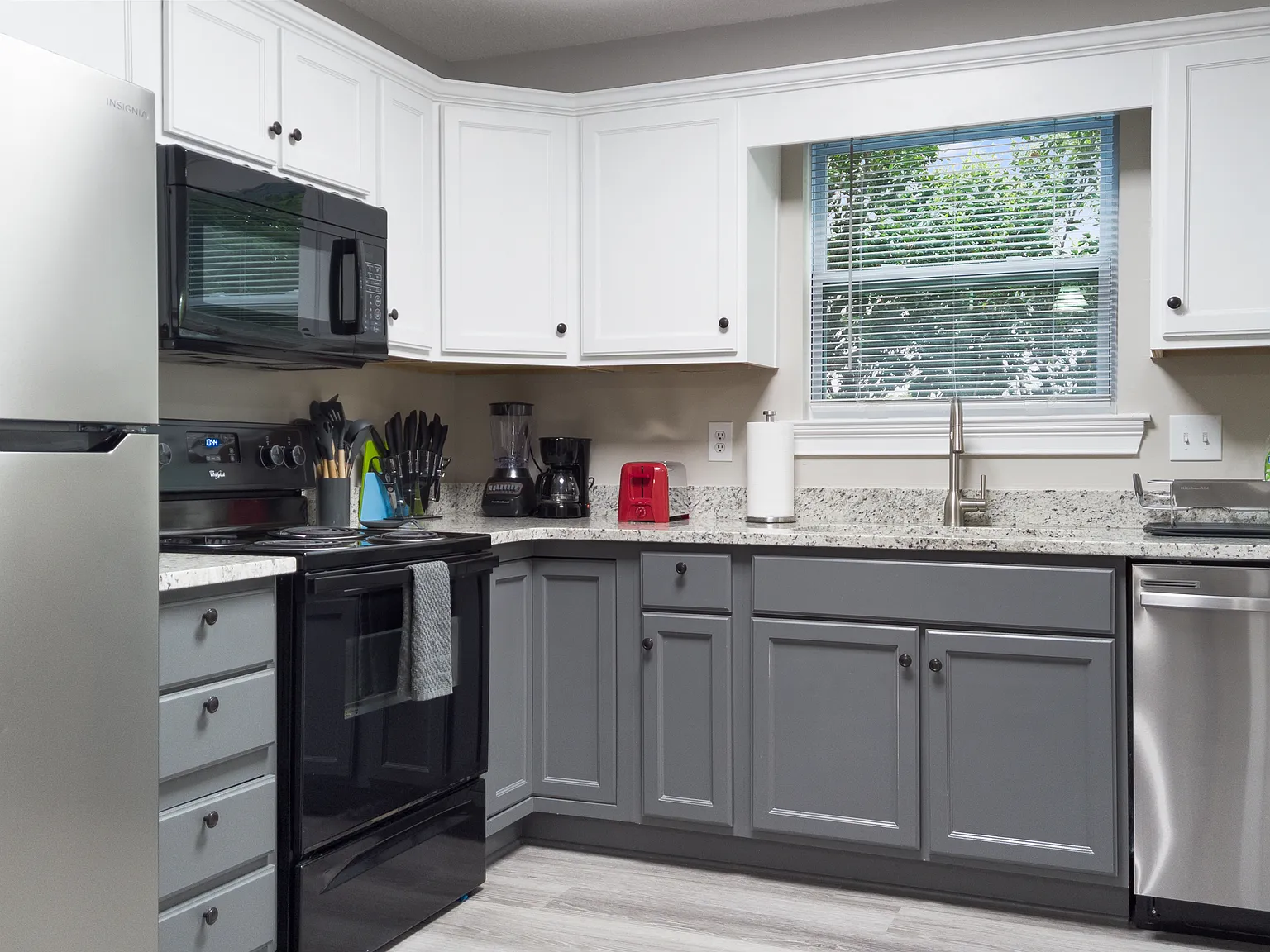 2 bed, 1126 sqft, $2,895 — Photo 3