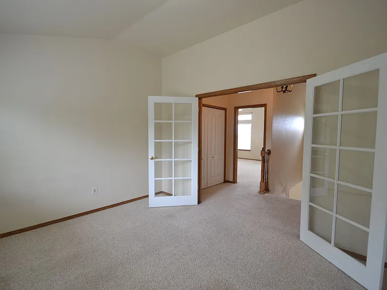 7492 Amberly Dr — Photo 13