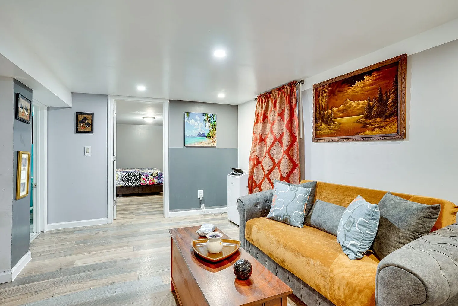 2 bed, 1.0 bath, 1496 sqft, $3,290 — Photo 2