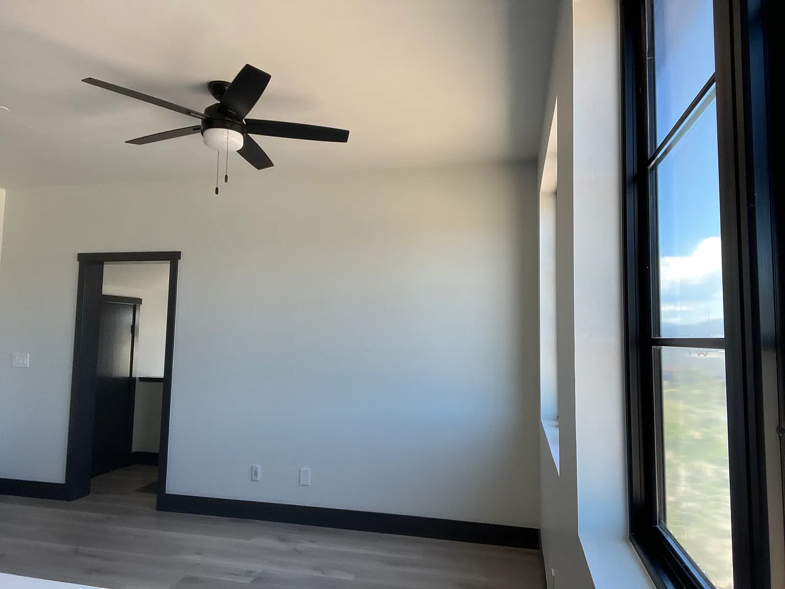 1 bed, 600 sqft, $2,100 — Photo 3