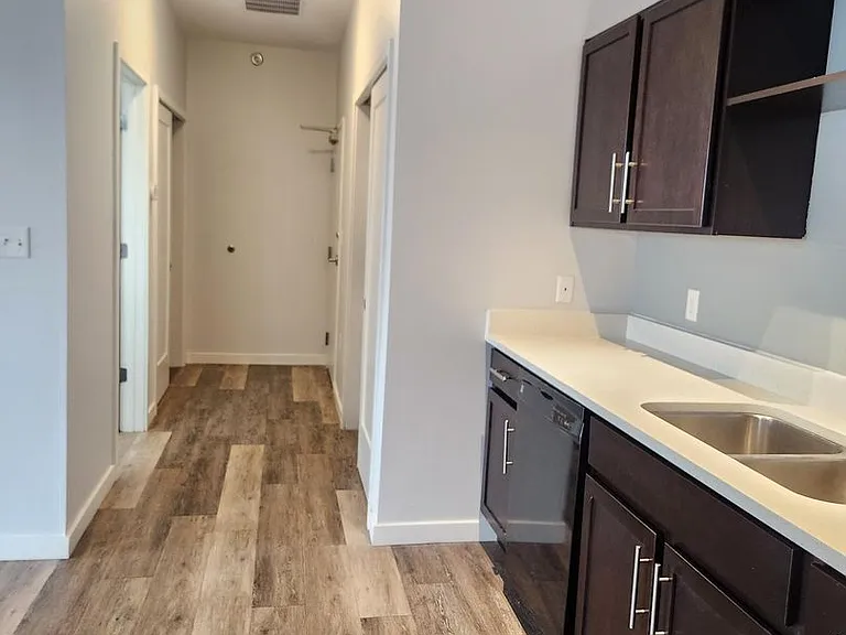 River Rock Apartments — Photo 60