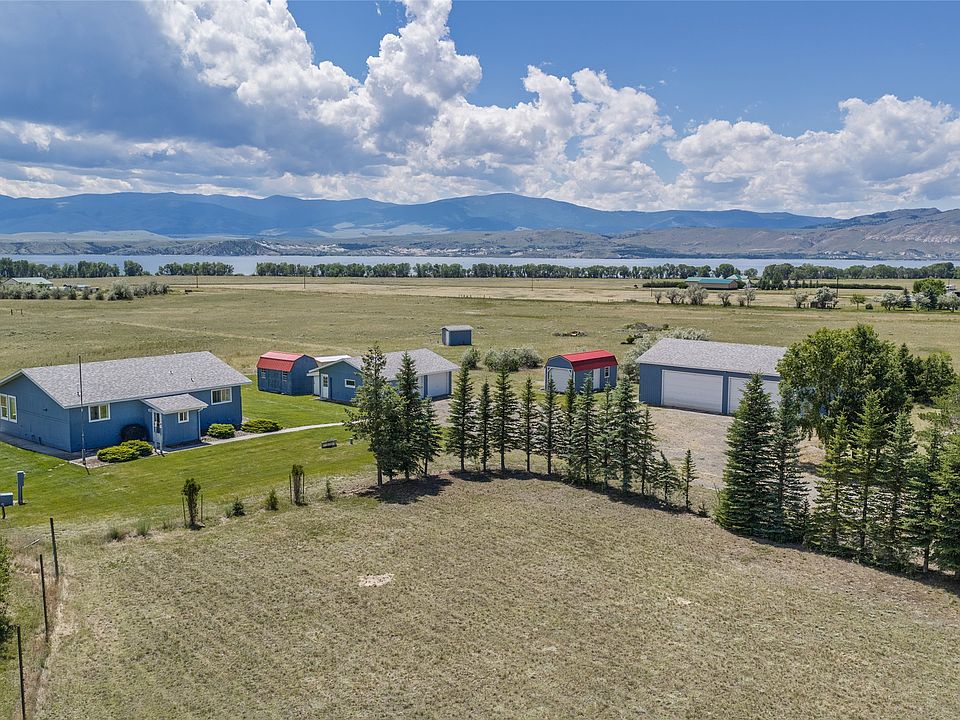 1st image of 275 Goose Bay Ln
