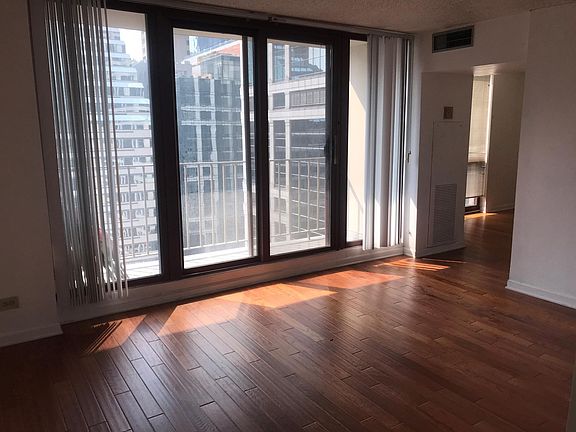 3rd image of 200 N Dearborn St Unit 2601