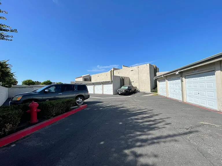 401 Beach Blvd - El Pueblo Apartments — Photo 7