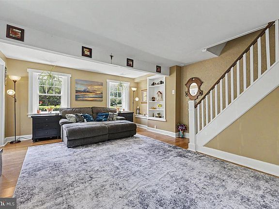3rd image of 6 Perkiomen Ave