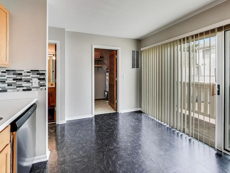 985 Manchester Cir #985 — Photo 9
