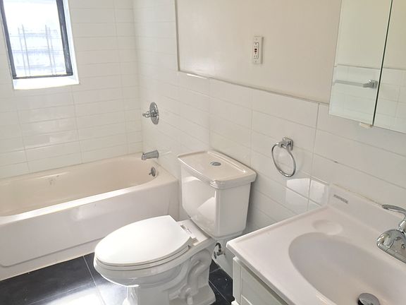4th image of 221 Linden Blvd APT B3