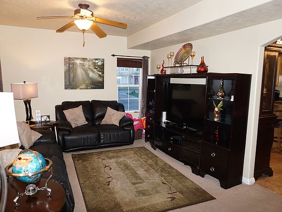 4th image of 6827 W Bottlebrush Ln