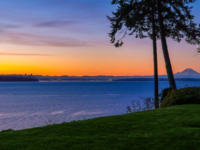 12960 Sunrise Dr NE, Bainbridge Island, WA, 98110