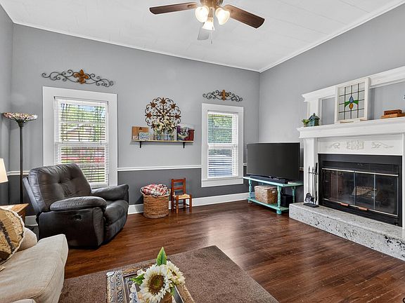 5th image of 603 N Montgomery St