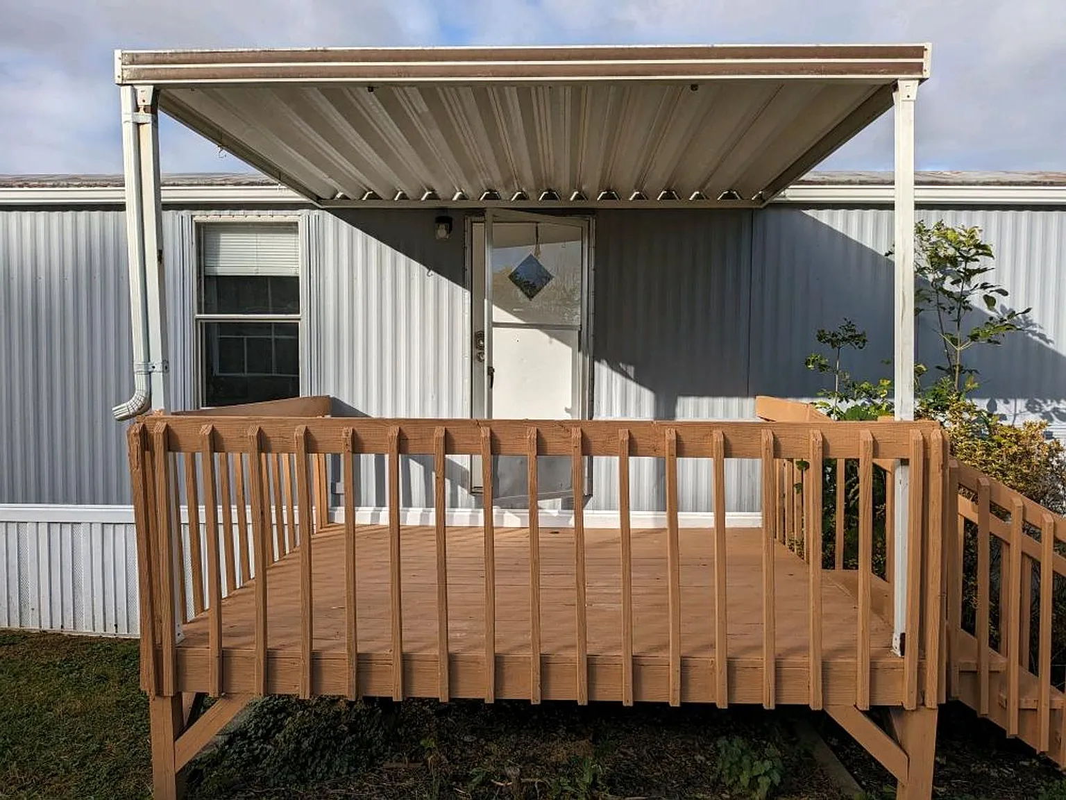 Renovated Single-Wide Home - Quiet Lot and Mountain Views — Photo 2