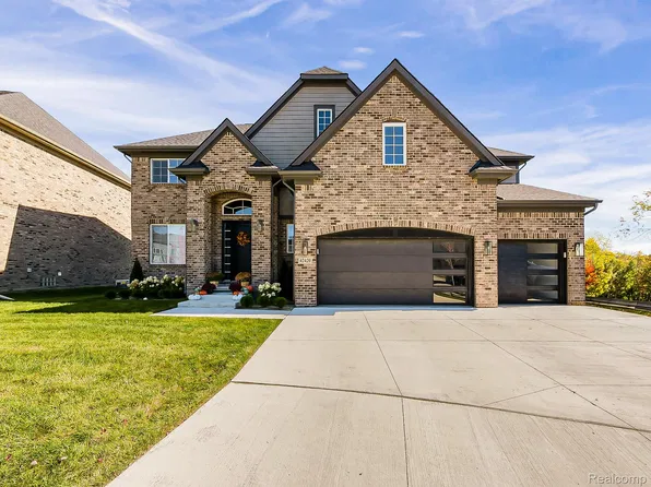 42420 Alagna Dr, Sterling Heights, MI 48314