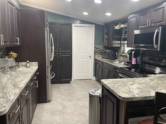 3rd image of 11520 Leanne Ln
