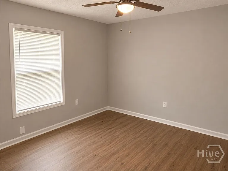 430 Martin Cir — Photo 7