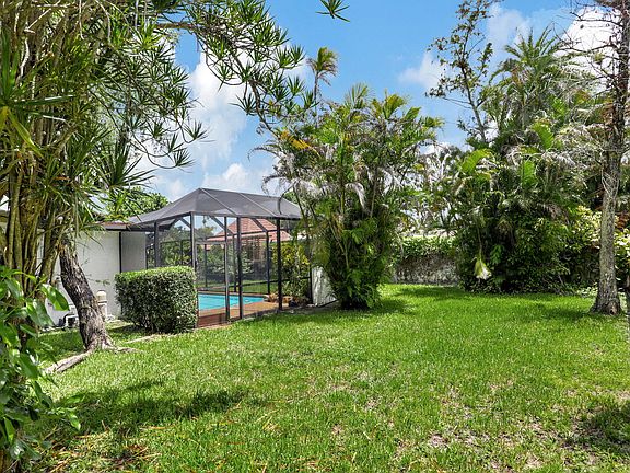 5th image of 9298 NW 16th Street