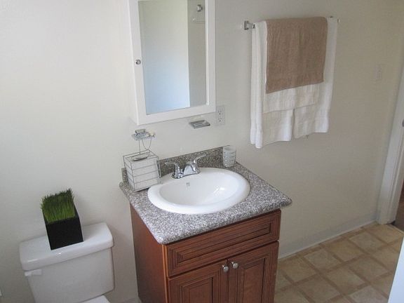 5th image of 4121 Santa Rosalia Dr APT B