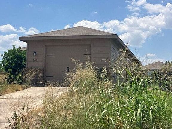 2nd image of 205 Millers Loop