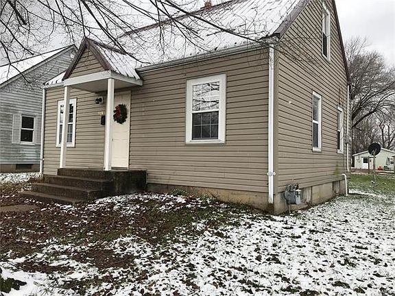 2nd image of 903 N Maple St
