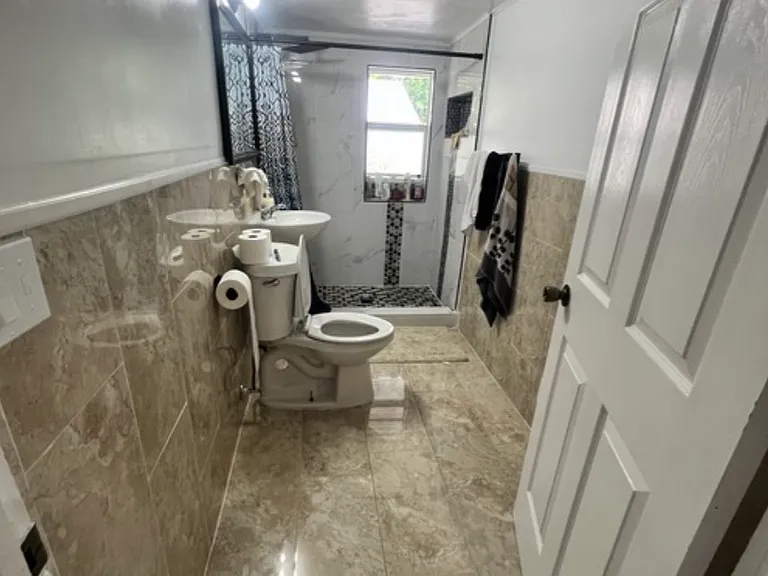 604 Hart St #A — Photo 7