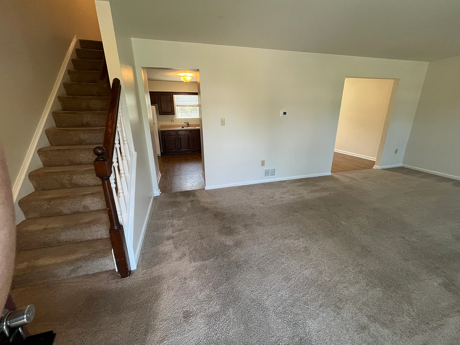 3 bed, 1296 sqft, $2,200 — Photo 4