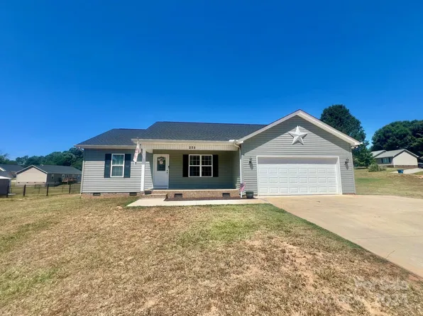 276 Green Meadows Dr, Taylorsville, NC 28681