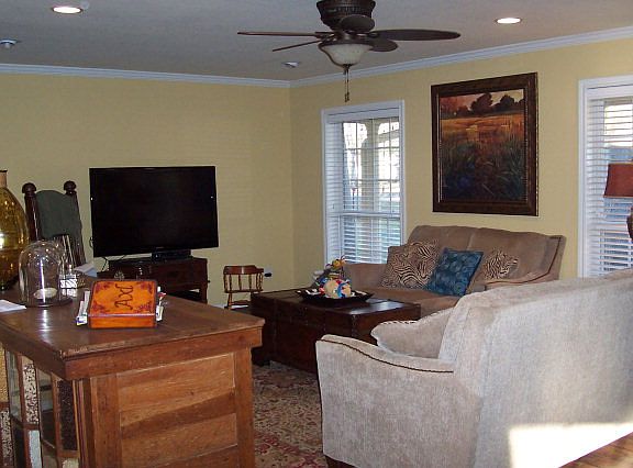 2nd image of 307 Glenwood Dr