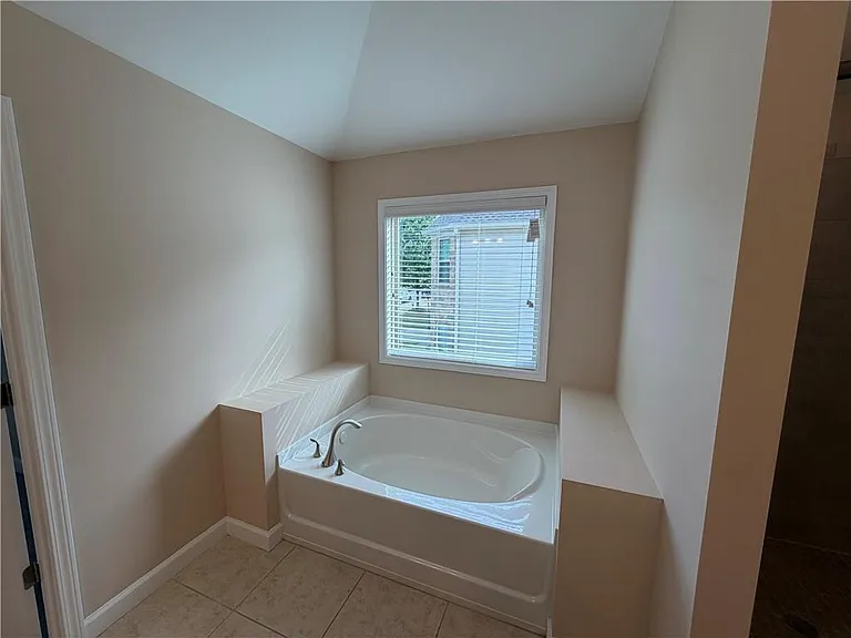 4525 Highfield Dr — Photo 12