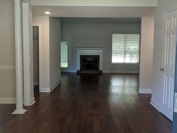 4th image of 212 Scotsburg Dr