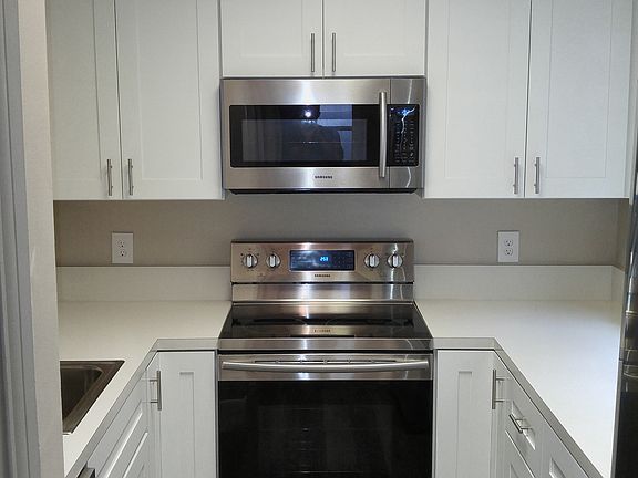 3rd image of 8311 N Daisy Ln