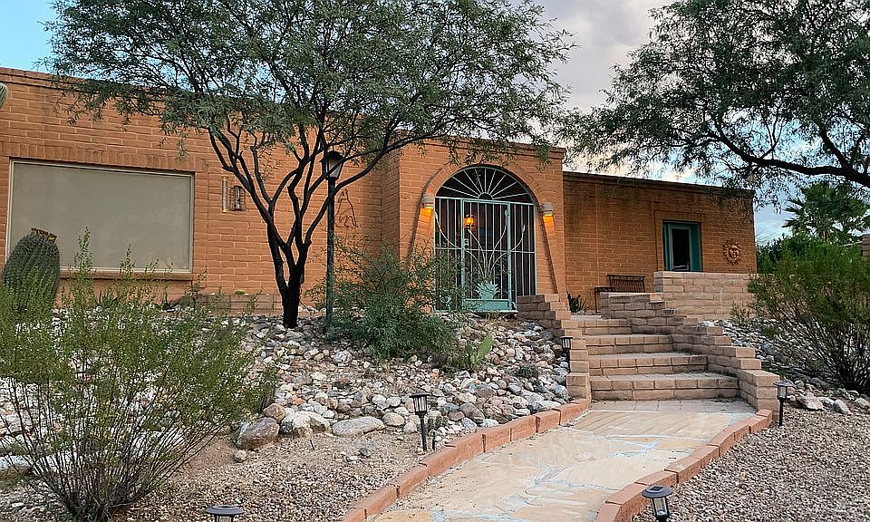Flagstone walkway to entry