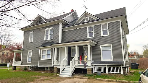 320 W Vine St Photo 1