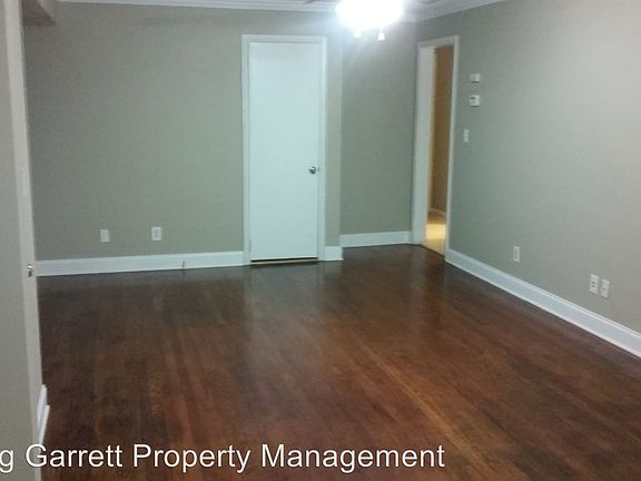 4th image of 10 Astor Dr