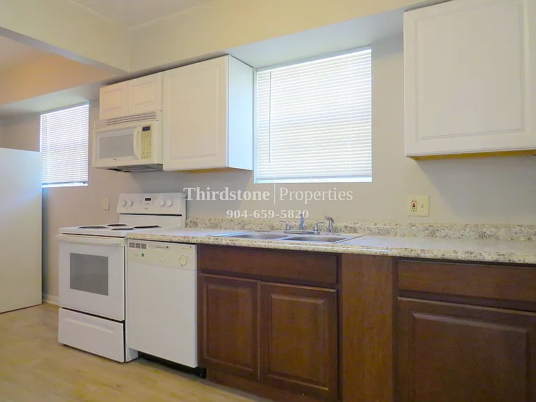 1946 Allandale Cir E — Photo 3