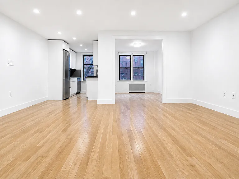 11 Crooke Ave #1E — Photo 2