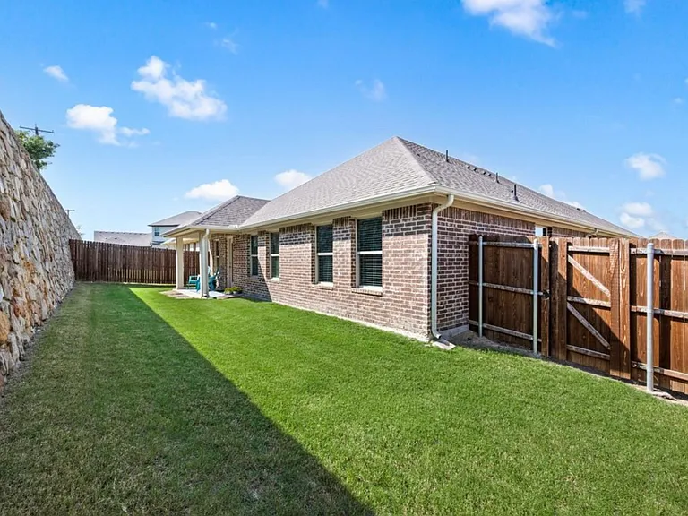 521 Hillcrest Cir — Photo 30