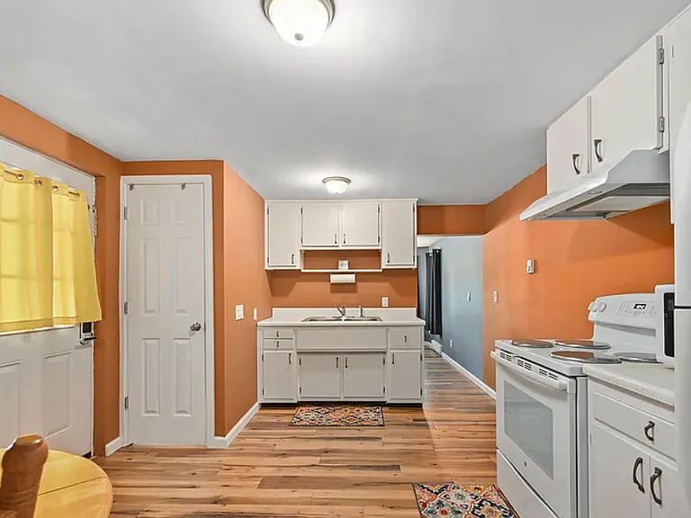 6 Roosevelt Ave #3 — Photo 8