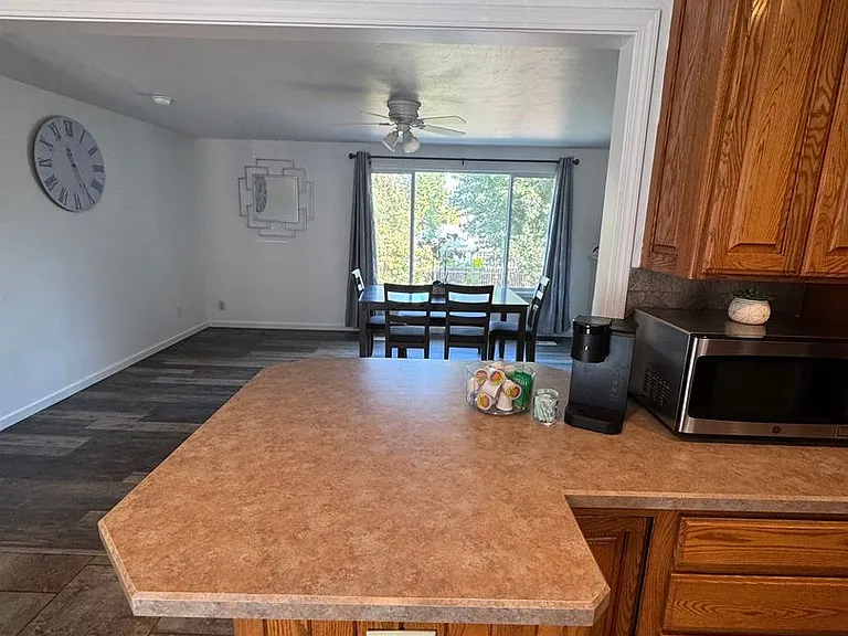 225 Kashmir Ct SE — Photo 3