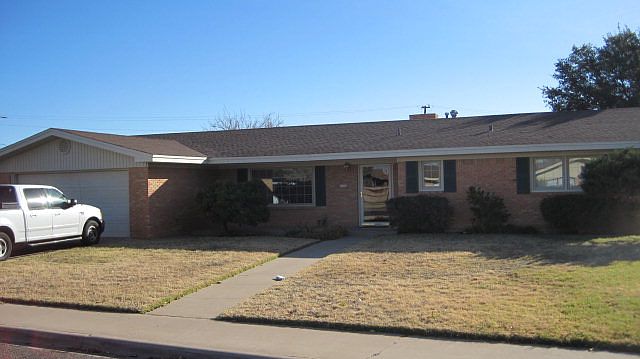 1st image of 3654 Loma Dr